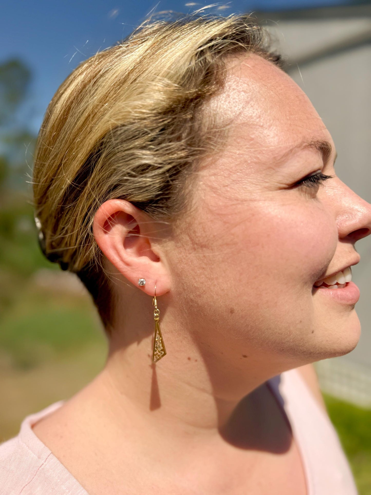 Handmade Gold Triangle Resin Earrings – Modern Design with Metallic Pebbles