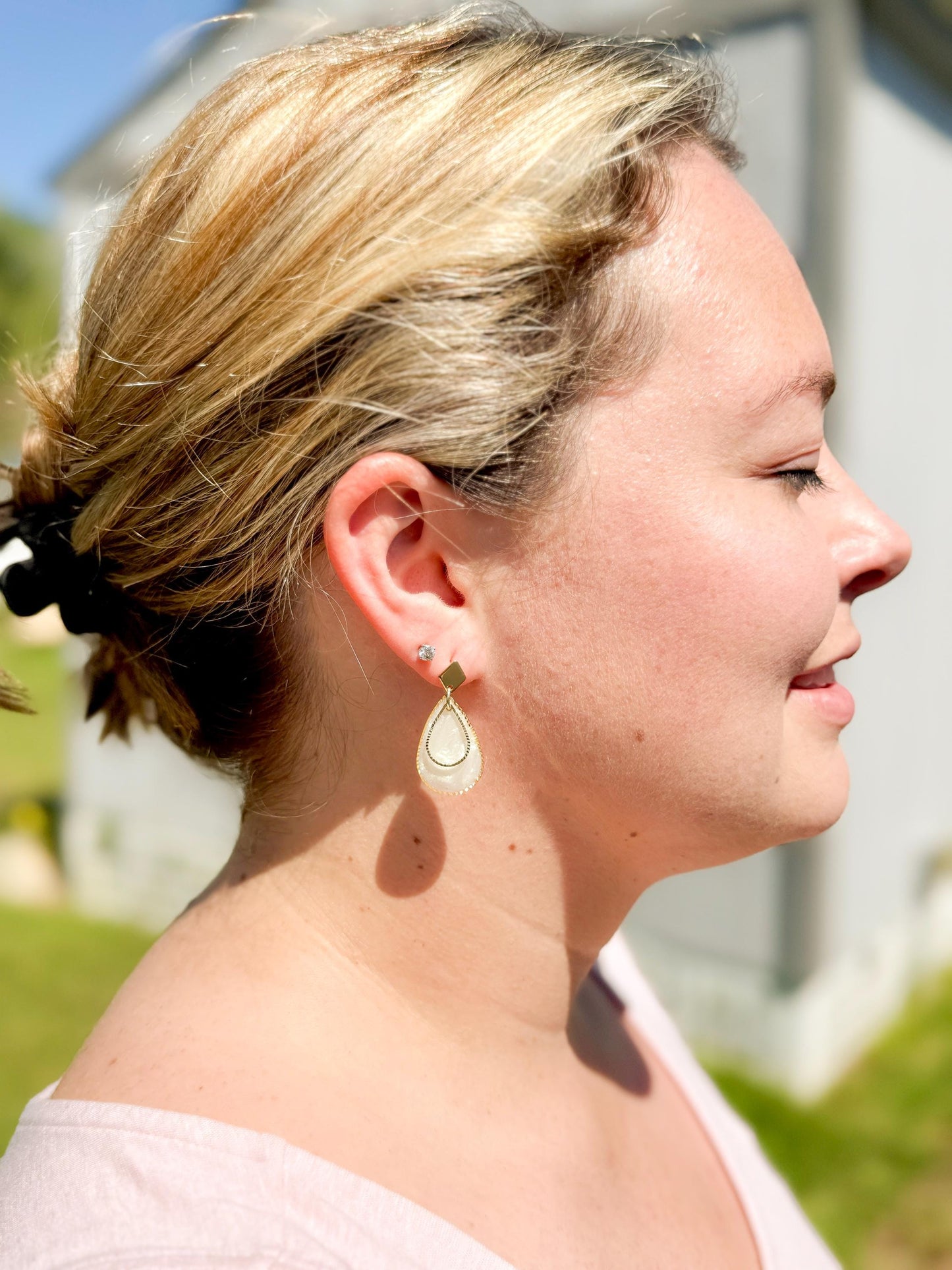 Gold Teardrop Pearl Resin Earrings: Handmade Bridal Dangle Jewelry