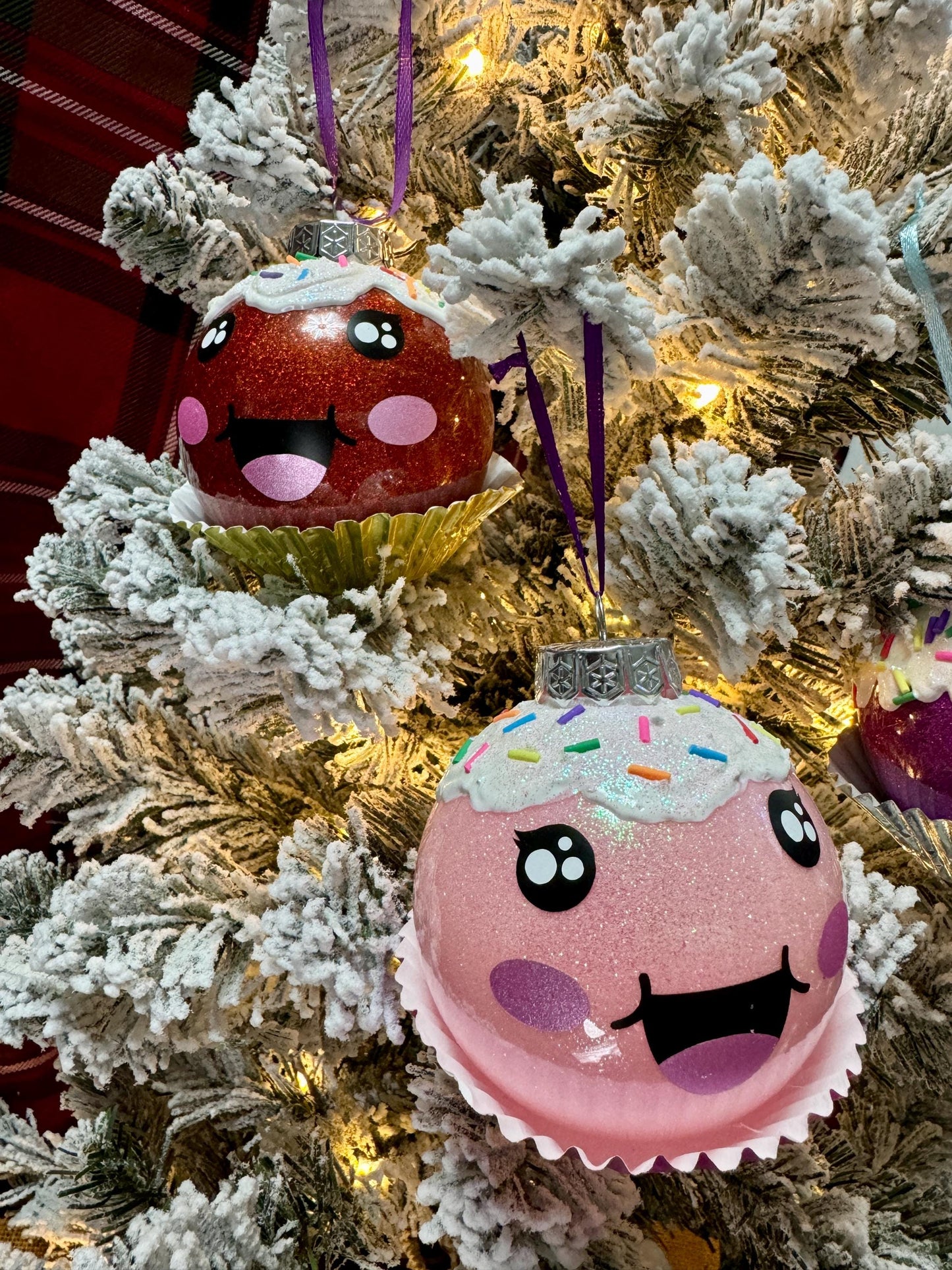 Kawaii Cupcake Christmas Ornament: Glitter Globe Bauble Tree Decor