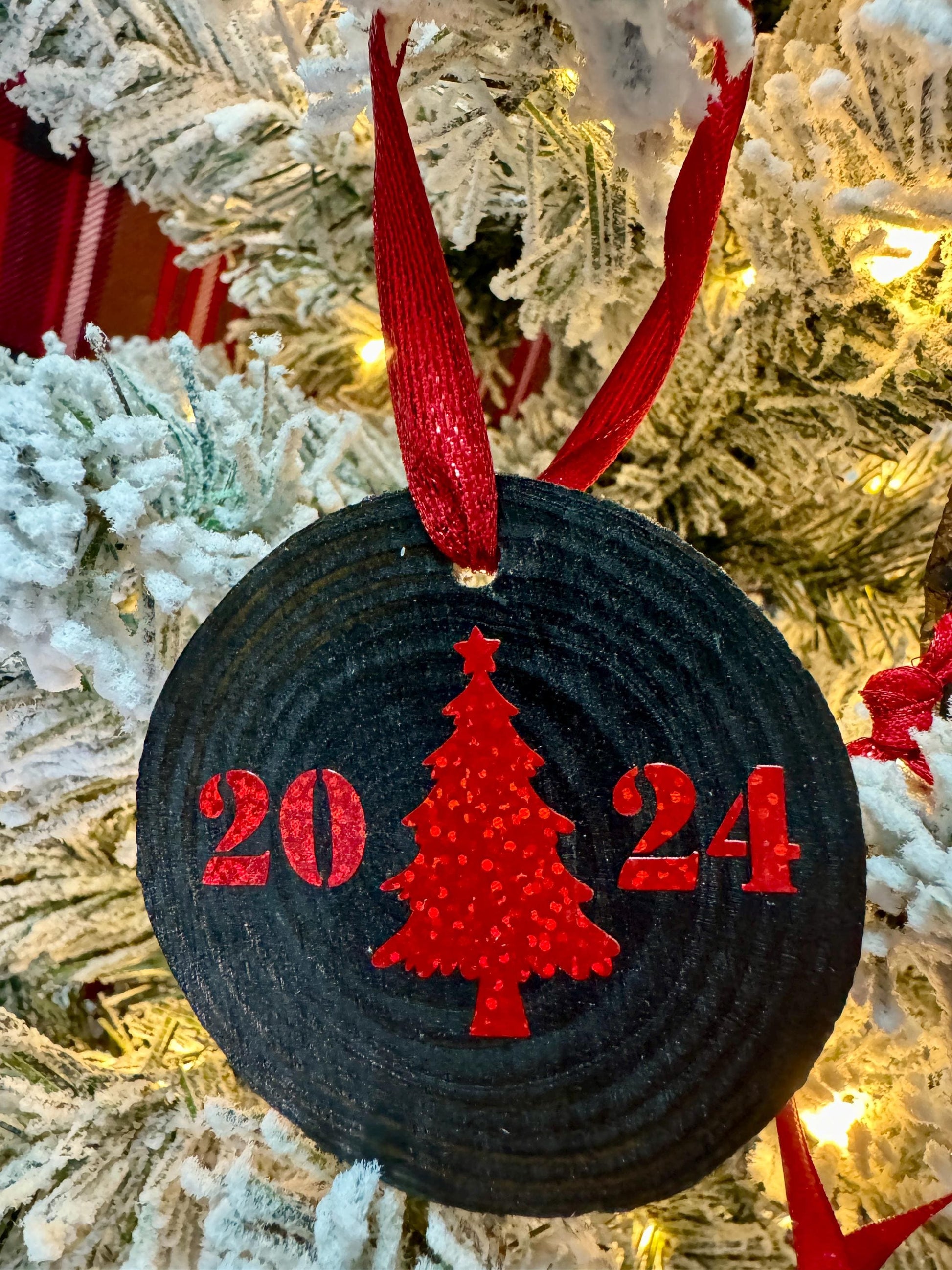 Funny Wood Slice Christmas Ornaments – Customizable Quotes & Sparkly Vinyl Design