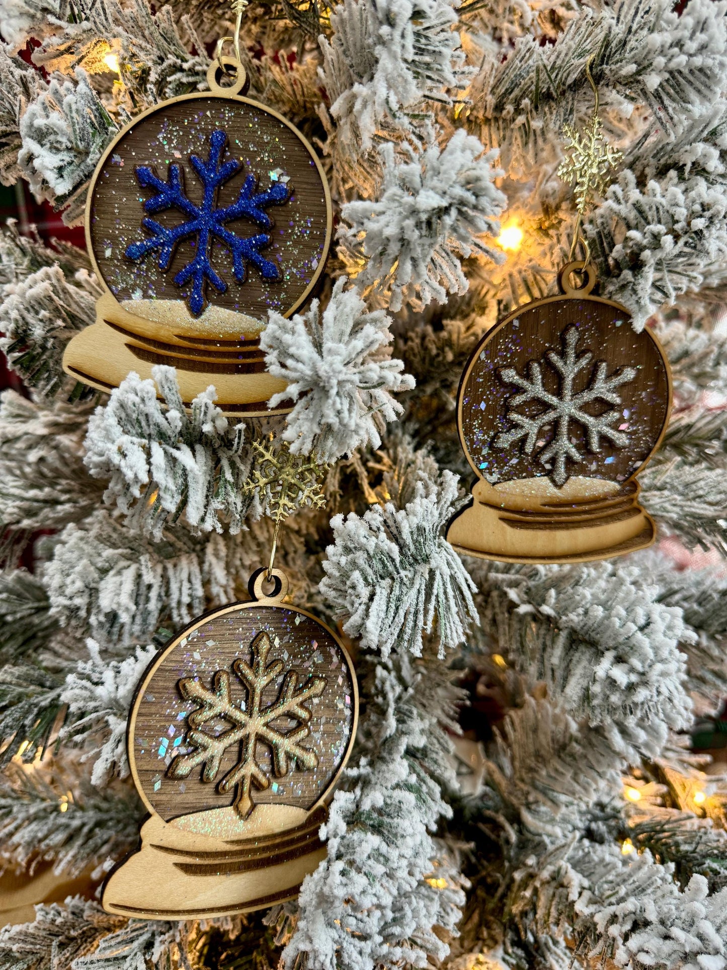 Rustic Wood Snowflake Snow Globe Ornament: Glitter Christmas Decor