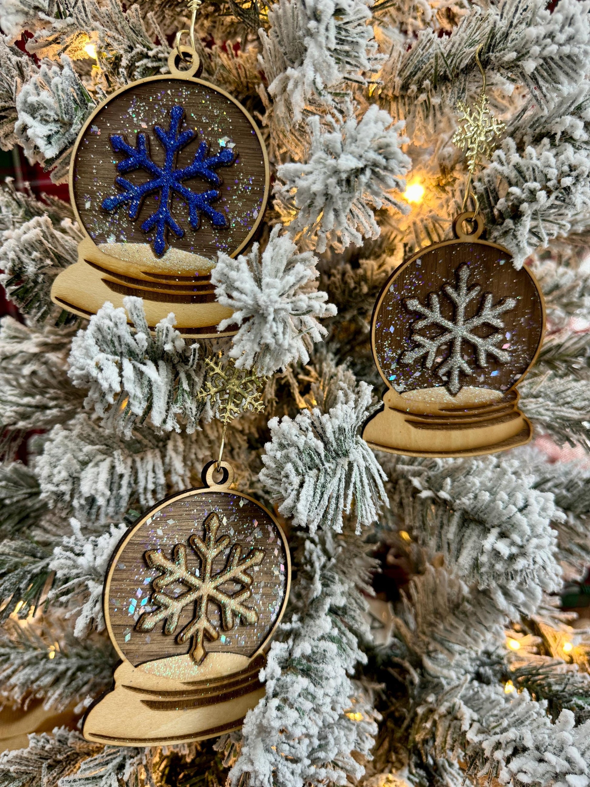 Rustic Wood Snowflake Snow Globe Ornament: Glitter Christmas Decor