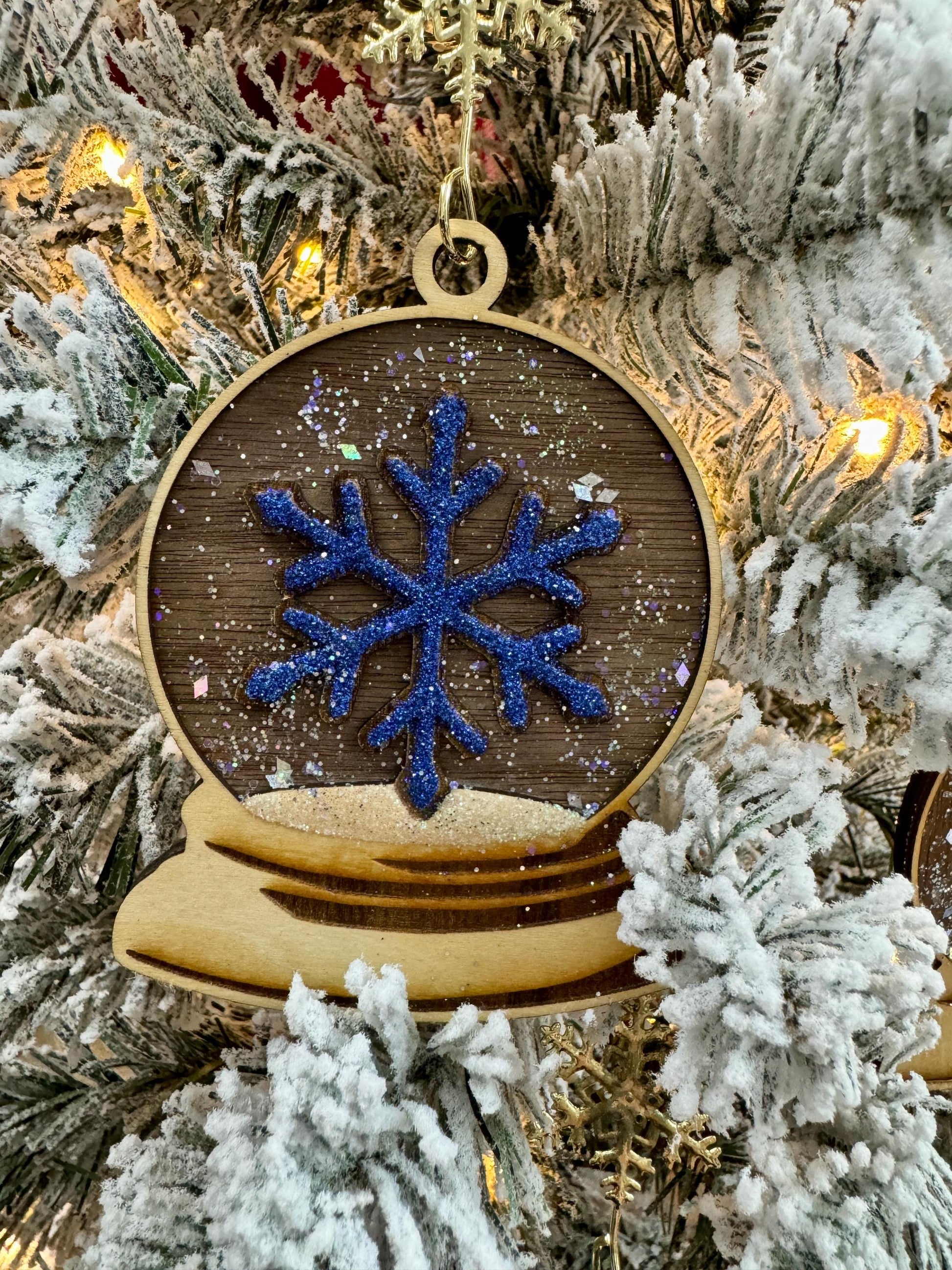 Rustic Wood Snowflake Snow Globe Ornament: Glitter Christmas Decor