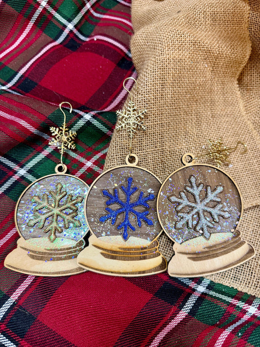 Rustic Wood Snowflake Snow Globe Ornament: Glitter Christmas Decor