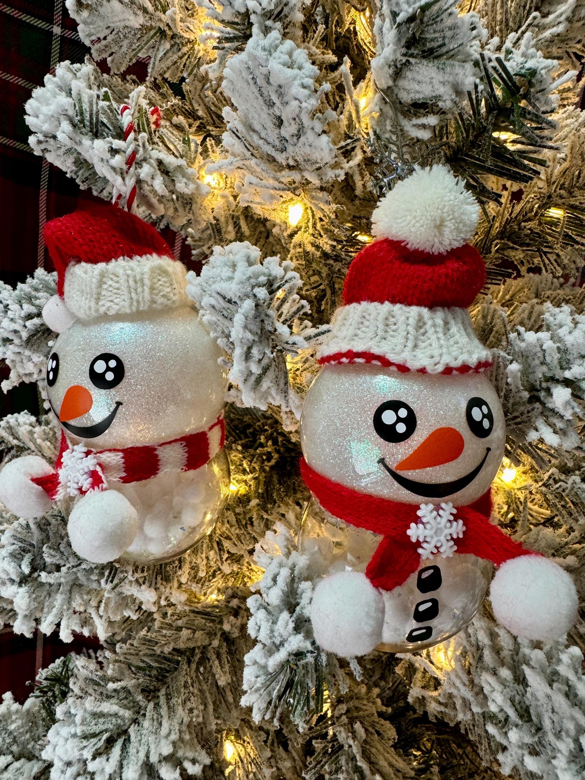 Glitter Snowball Snowman Ornament: Shatterproof Christmas Decor