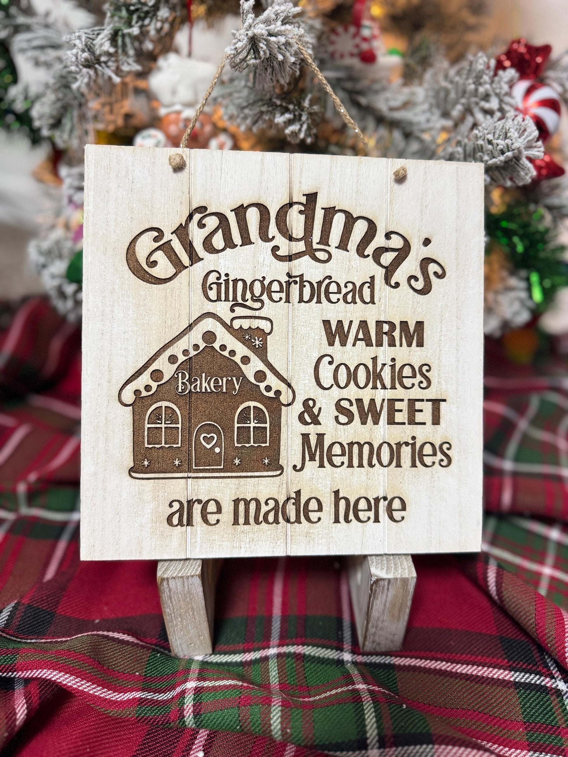 Customizable Grandma's Gingerbread Bakery Sign - Rustic Wooden Hanging Decor, Personalize with Any Name