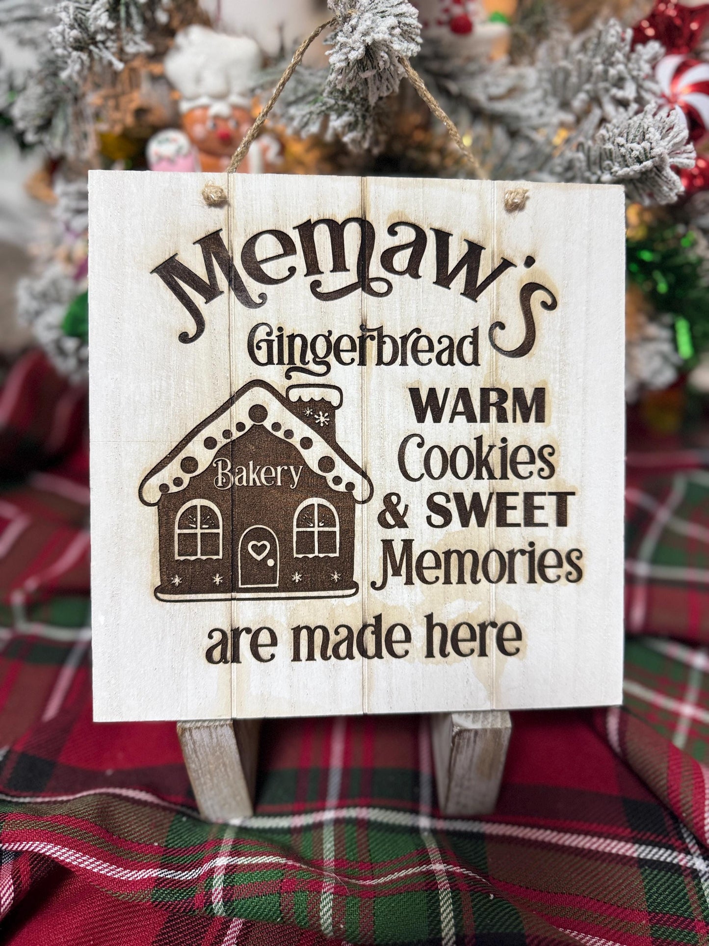 Customizable Grandma's Gingerbread Bakery Sign - Rustic Wooden Hanging Decor, Personalize with Any Name