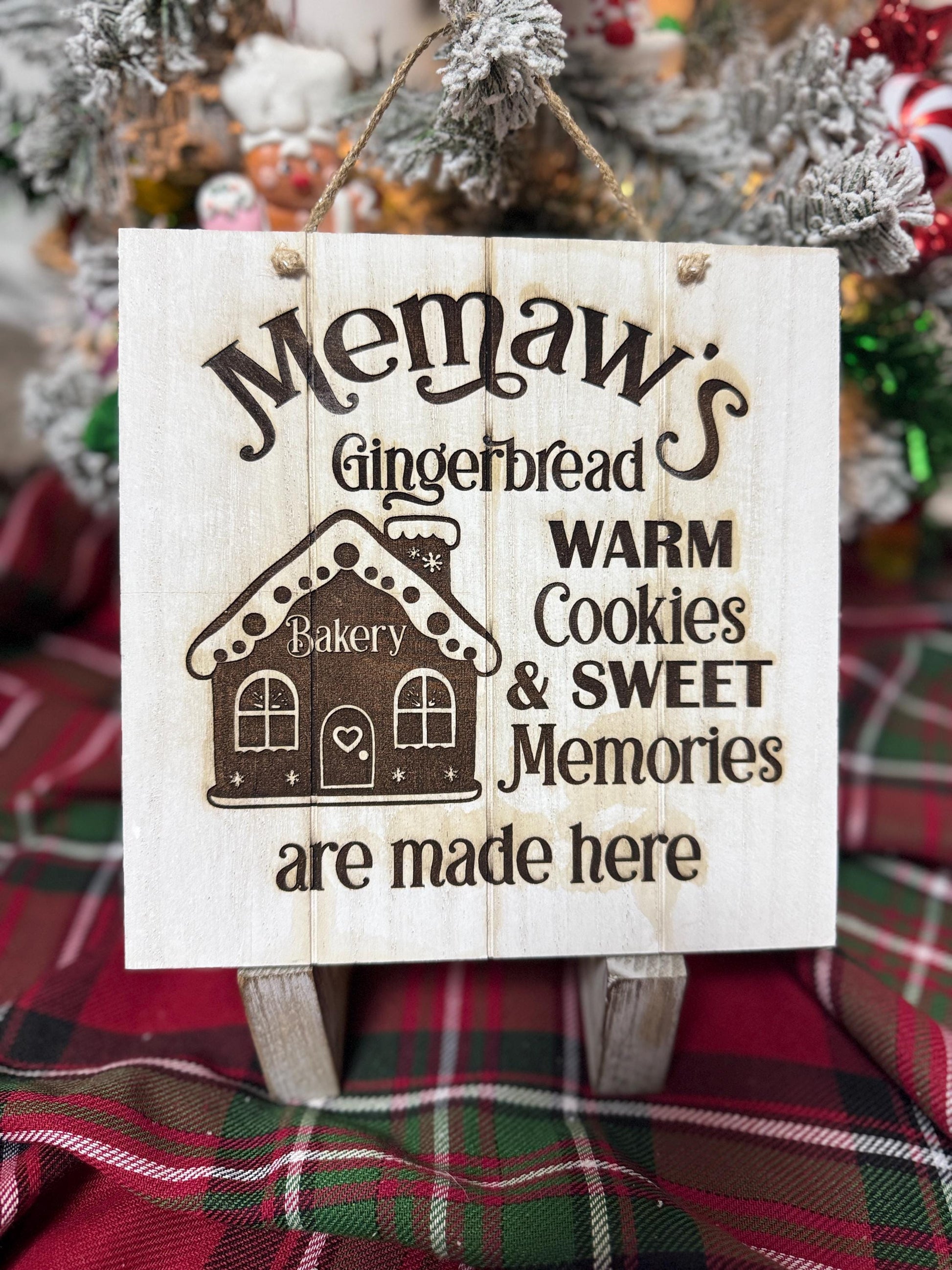 Customizable Grandma's Gingerbread Bakery Sign - Rustic Wooden Hanging Decor, Personalize with Any Name