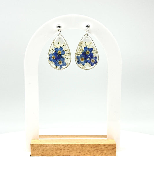 Handmade Resin Forget-Me-Not Flower Earrings – Nature-Inspired Botanical Jewelry
