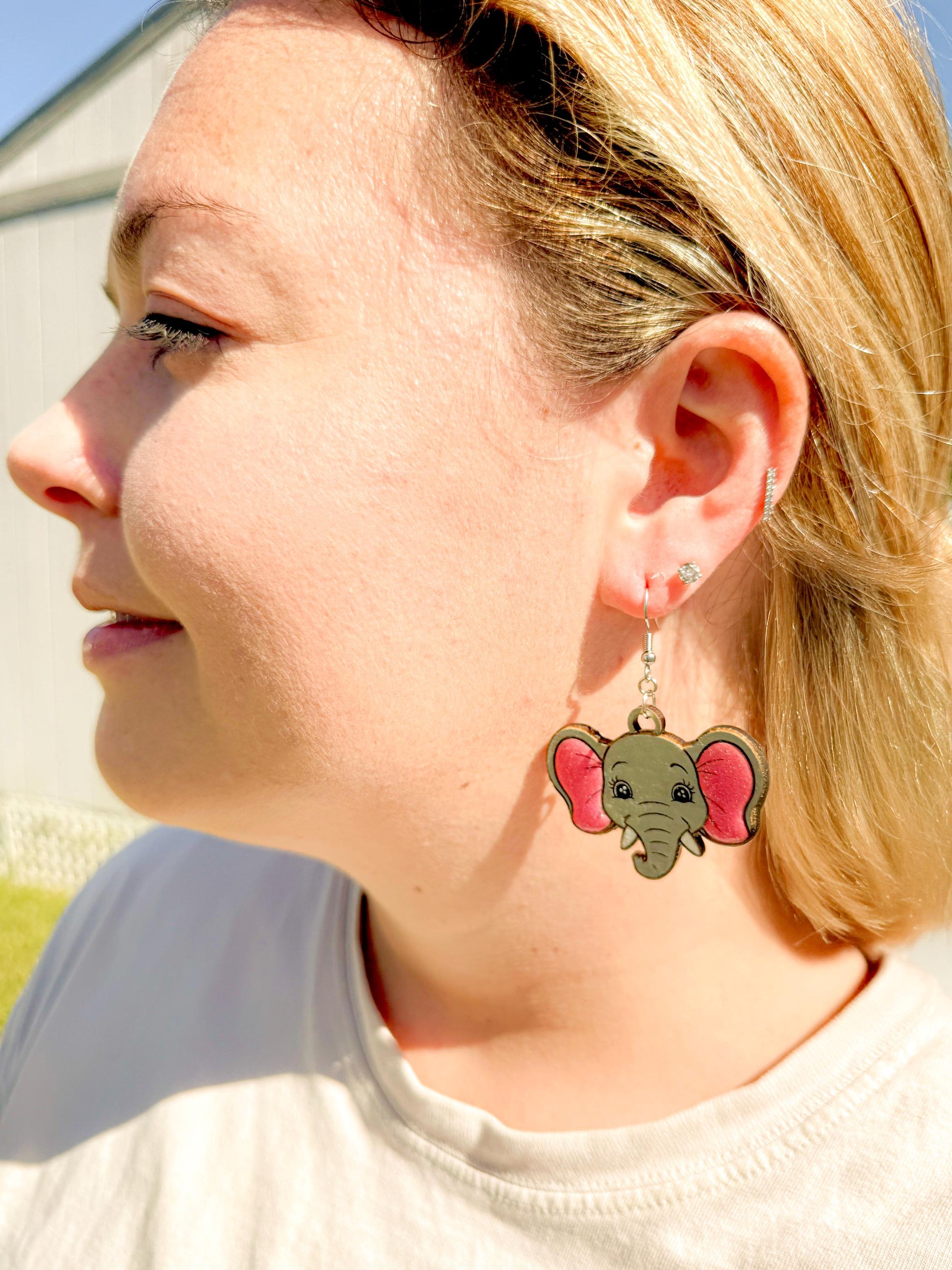 Handmade Elephant Woodcut Earrings – Engraved Detail with Glitter & Resin Pink Ears