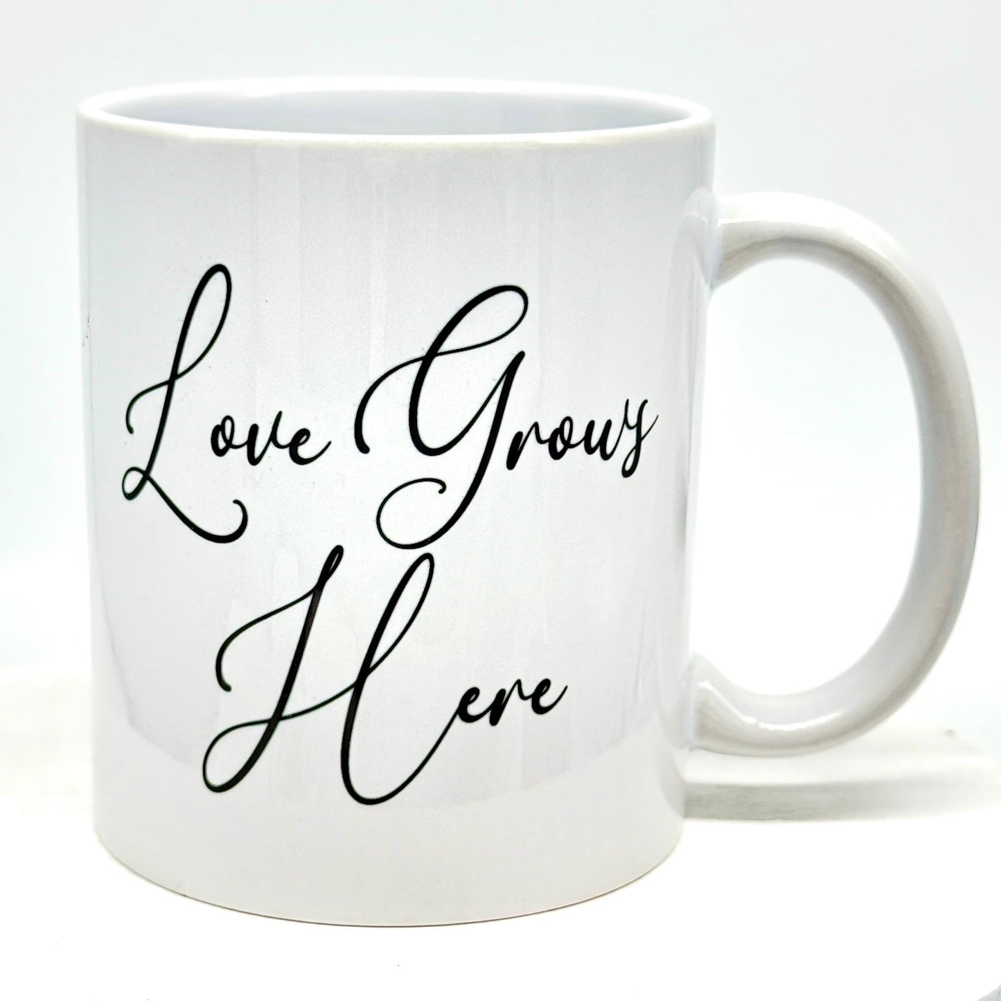 Personalized Mama's Garden Mug: Birth Month Flower Watercolor Design
