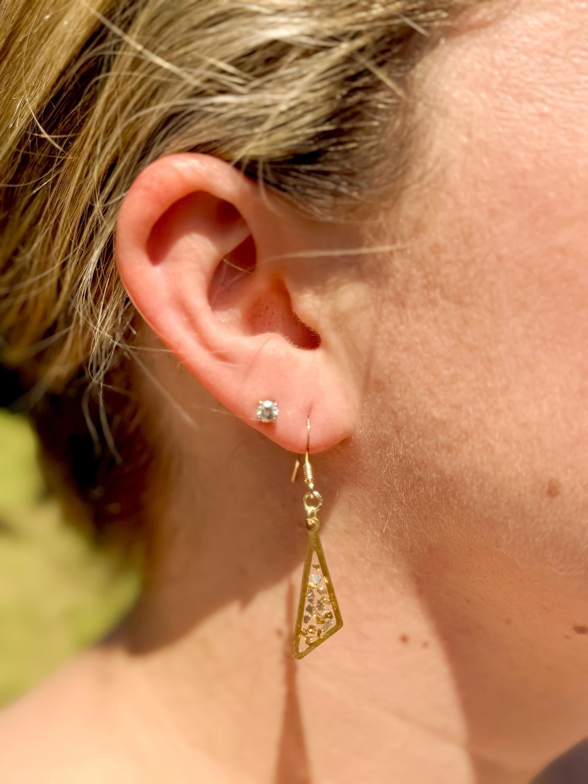 Handmade Gold Triangle Resin Earrings – Modern Design with Metallic Pebbles