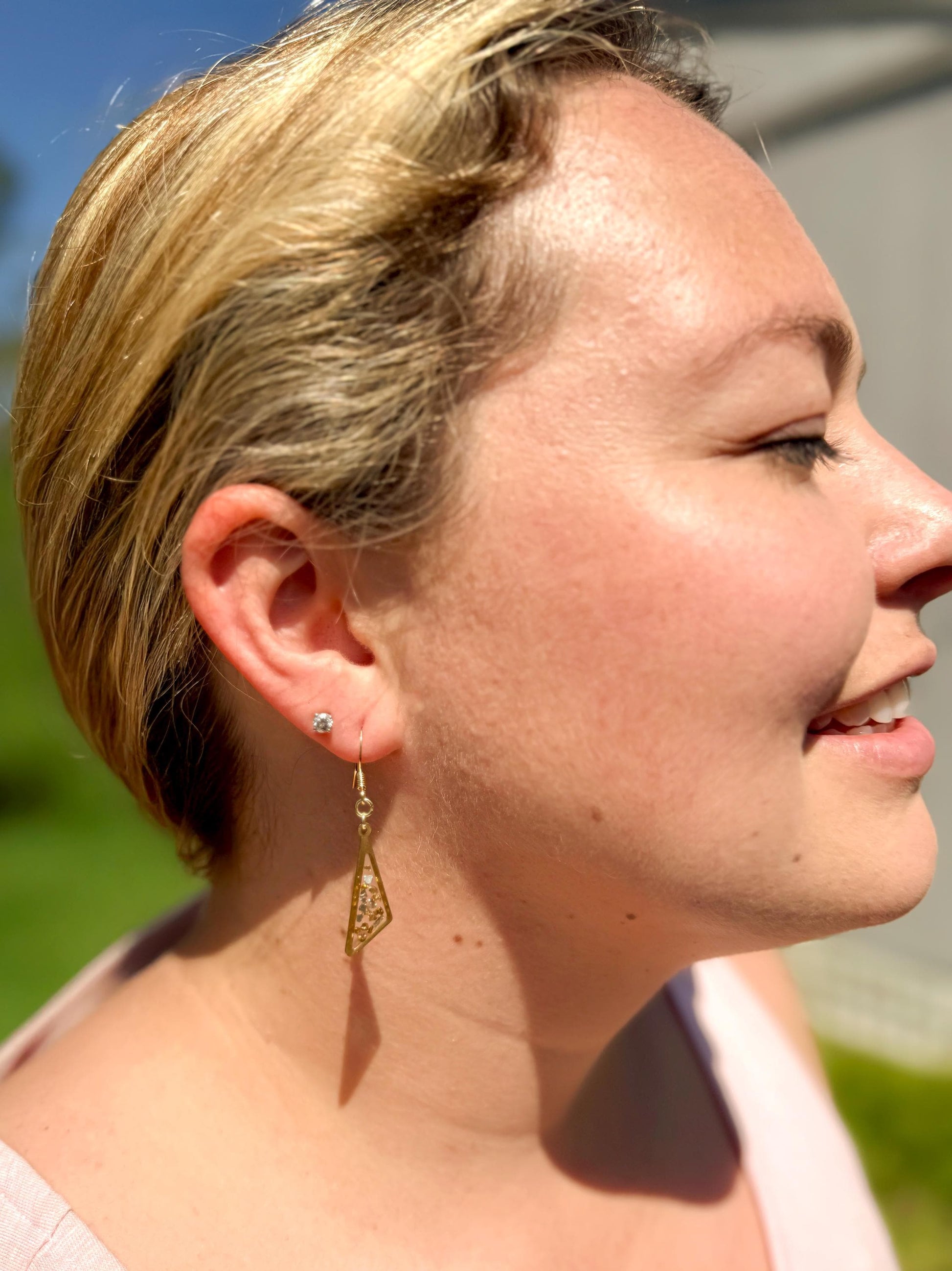 Handmade Gold Triangle Resin Earrings – Modern Design with Metallic Pebbles