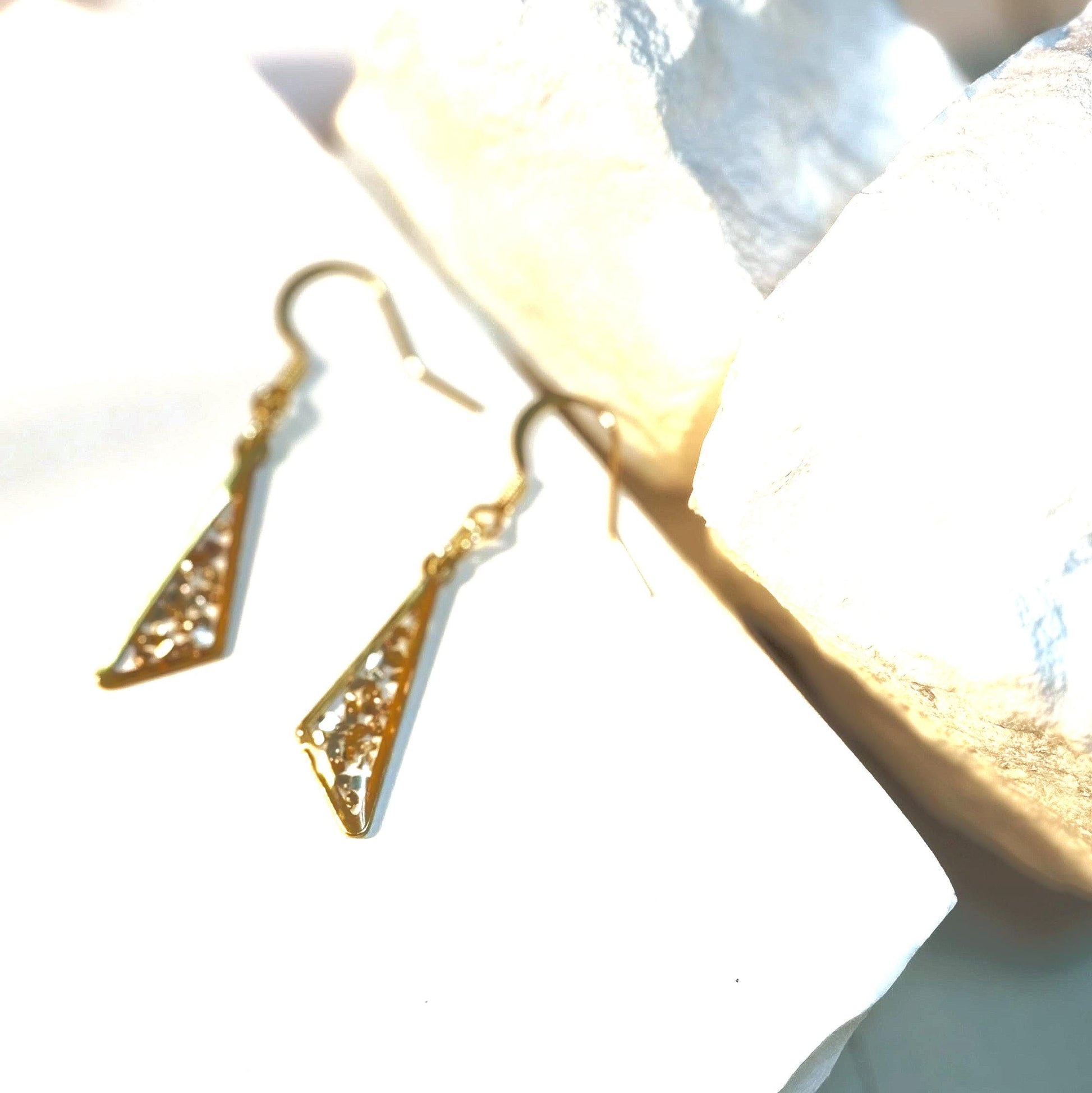 Handmade Gold Triangle Resin Earrings – Modern Design with Metallic Pebbles