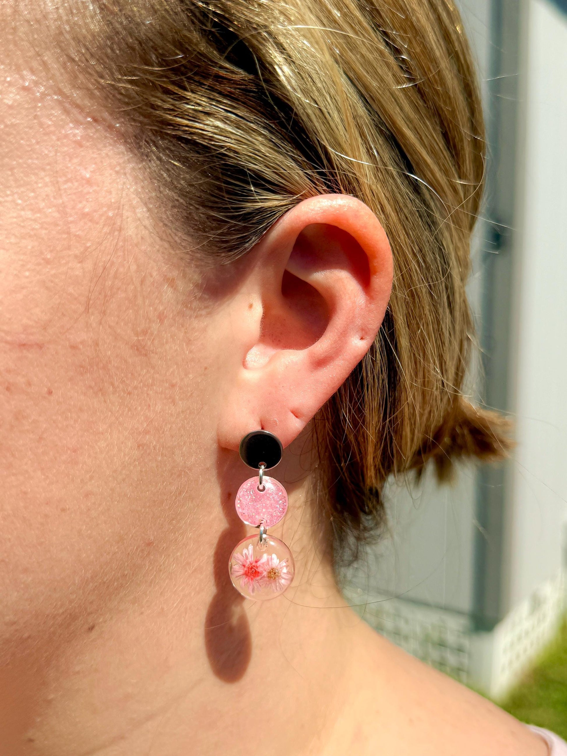 Tiny Dried Pressed Flowers Circle Earrings – Dainty Silver Studs with pink resin