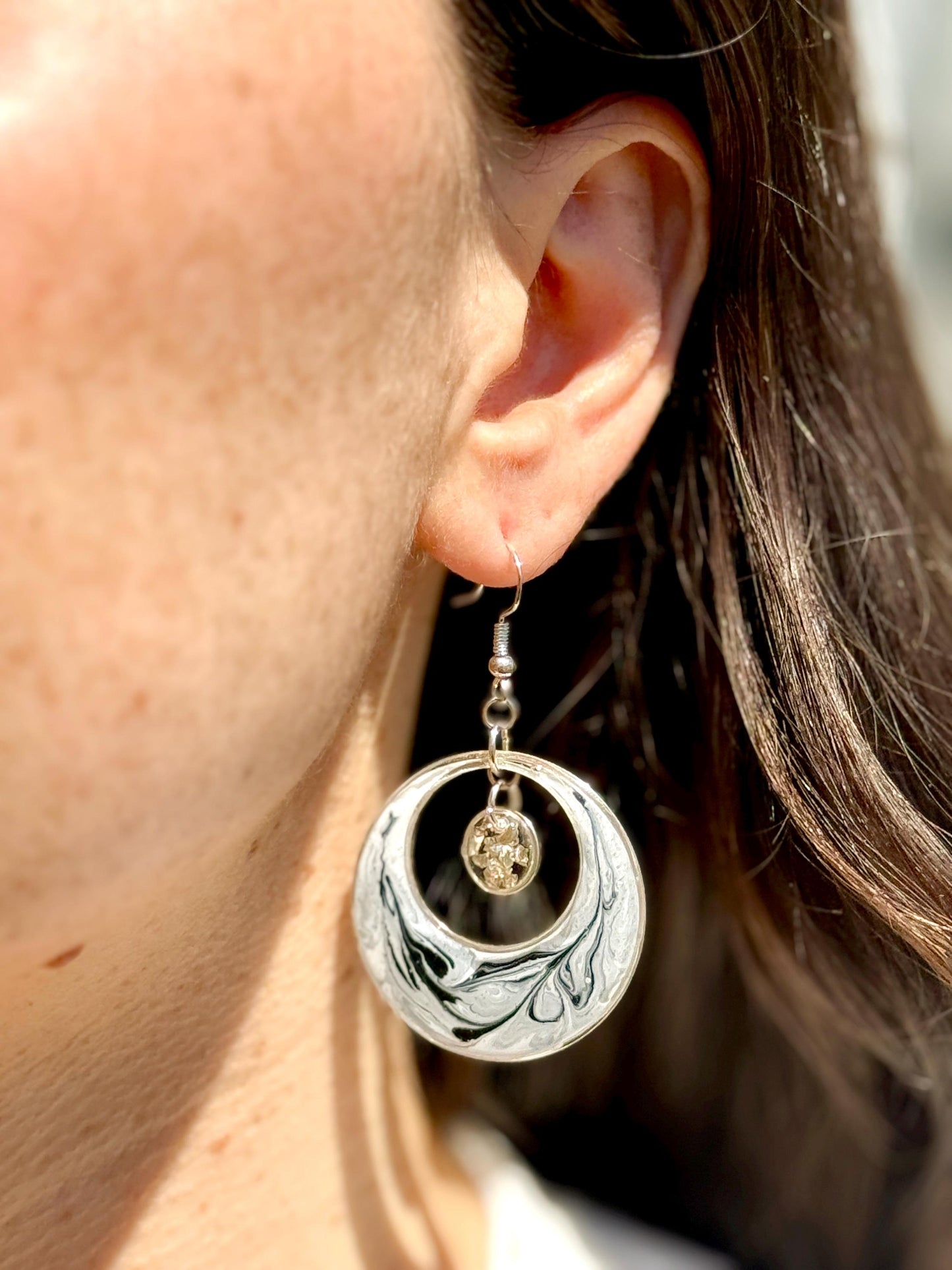 Handmade Swirl Resin Hoop Earrings – Modern Monochrome Design with Silver Accents