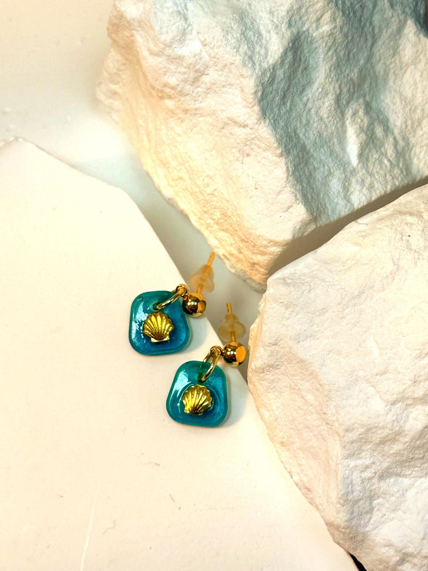 Handmade Resin Seashell Earrings – Teal Hues with Gold Accents