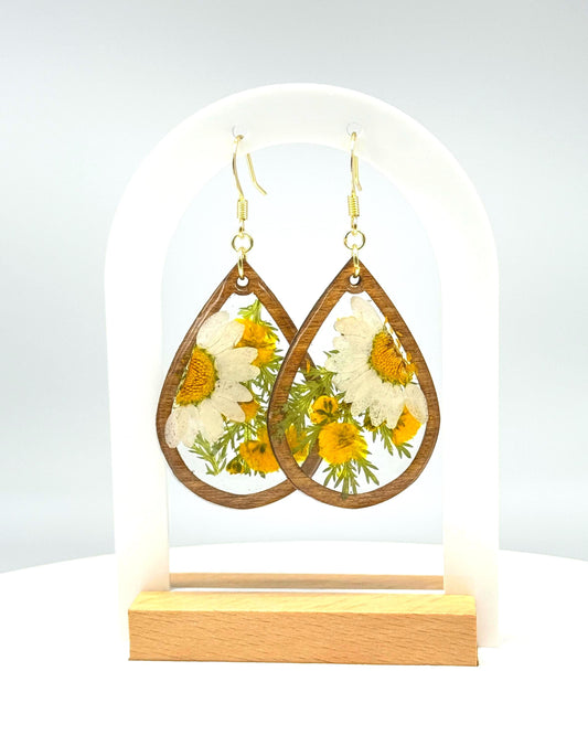Real Daisy Resin & Wood Teardrop Earrings – Handmade Botanical Jewelry