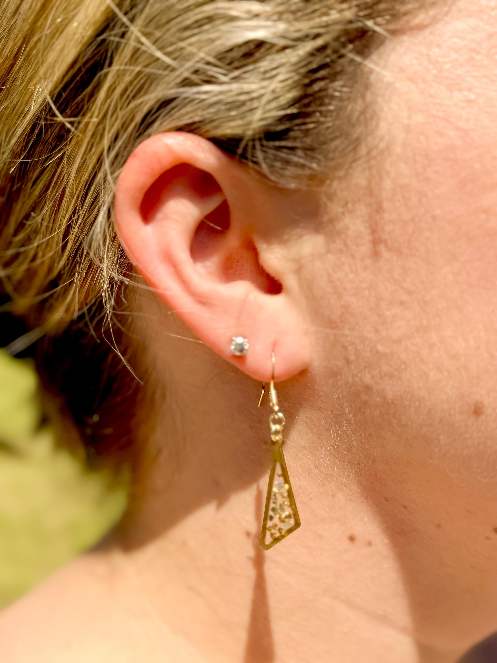 Handmade Gold Triangle Resin Earrings – Modern Design with Metallic Pebbles