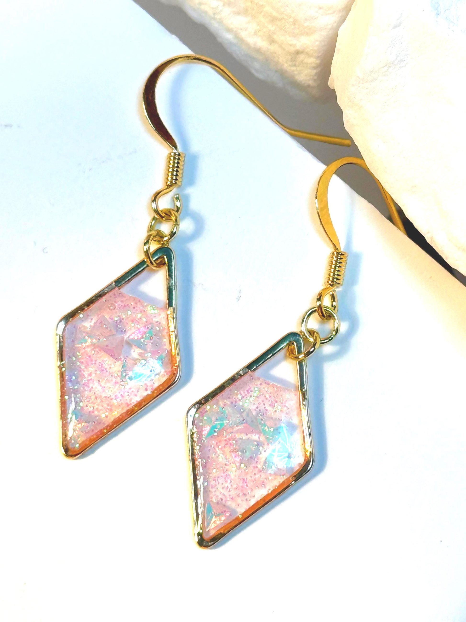 Iridescent Geometric Diamond Threader Earrings – Clear Resin with Pink Glitter & Holographic Triangles