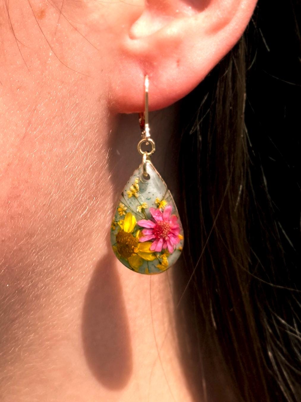 Real Daisy Resin Earrings: Gold Teardrop Dangle Botanical Jewelry