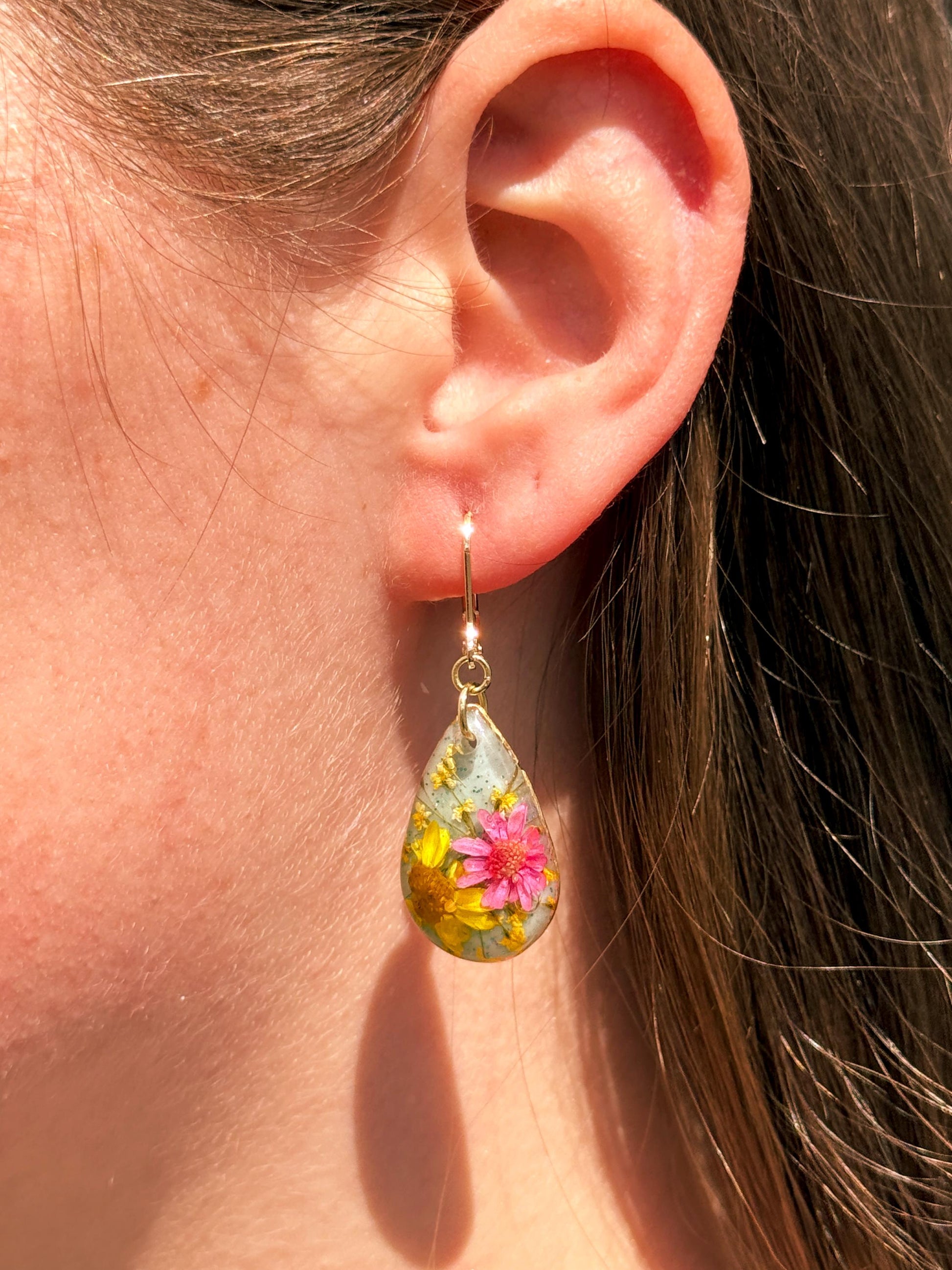 Real Daisy Resin Earrings: Gold Teardrop Dangle Botanical Jewelry