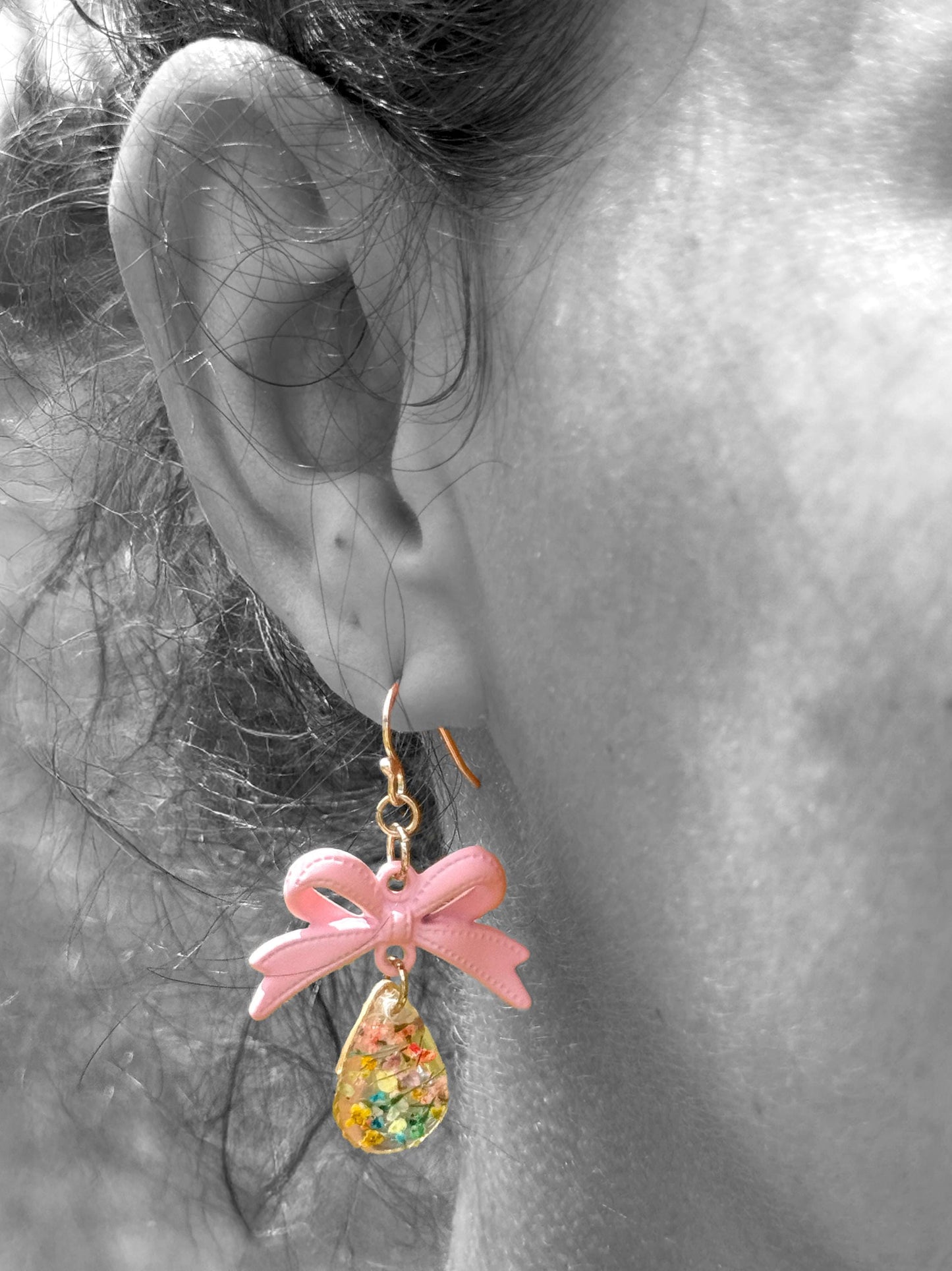 Handmade Bow & Real Floral Resin Teardrop Earrings – Pink Ribbon Charm with Real Flowers