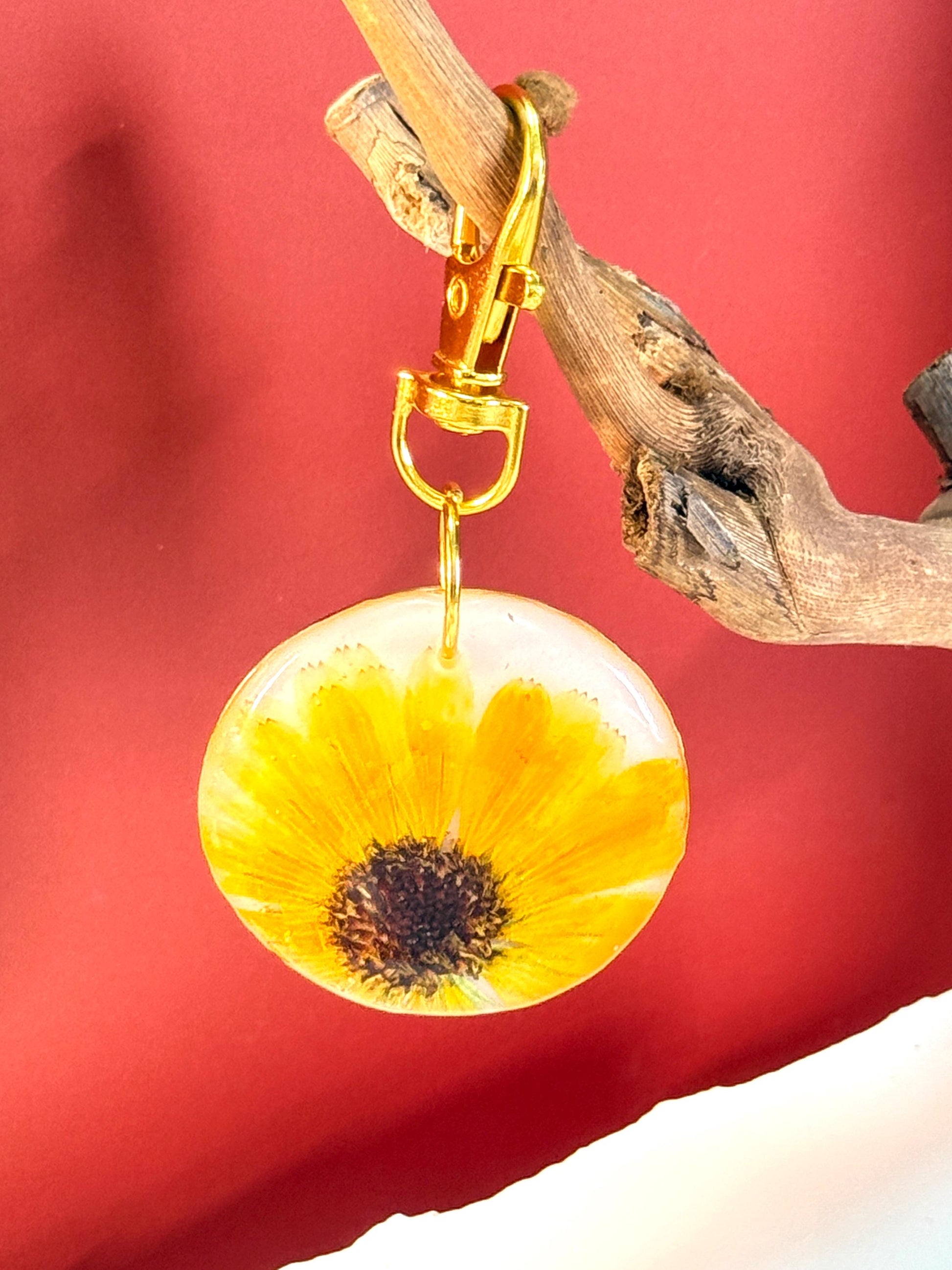 Birth Flower Keychain: Pressed Flower Resin Charm, Gold or Wood Frame