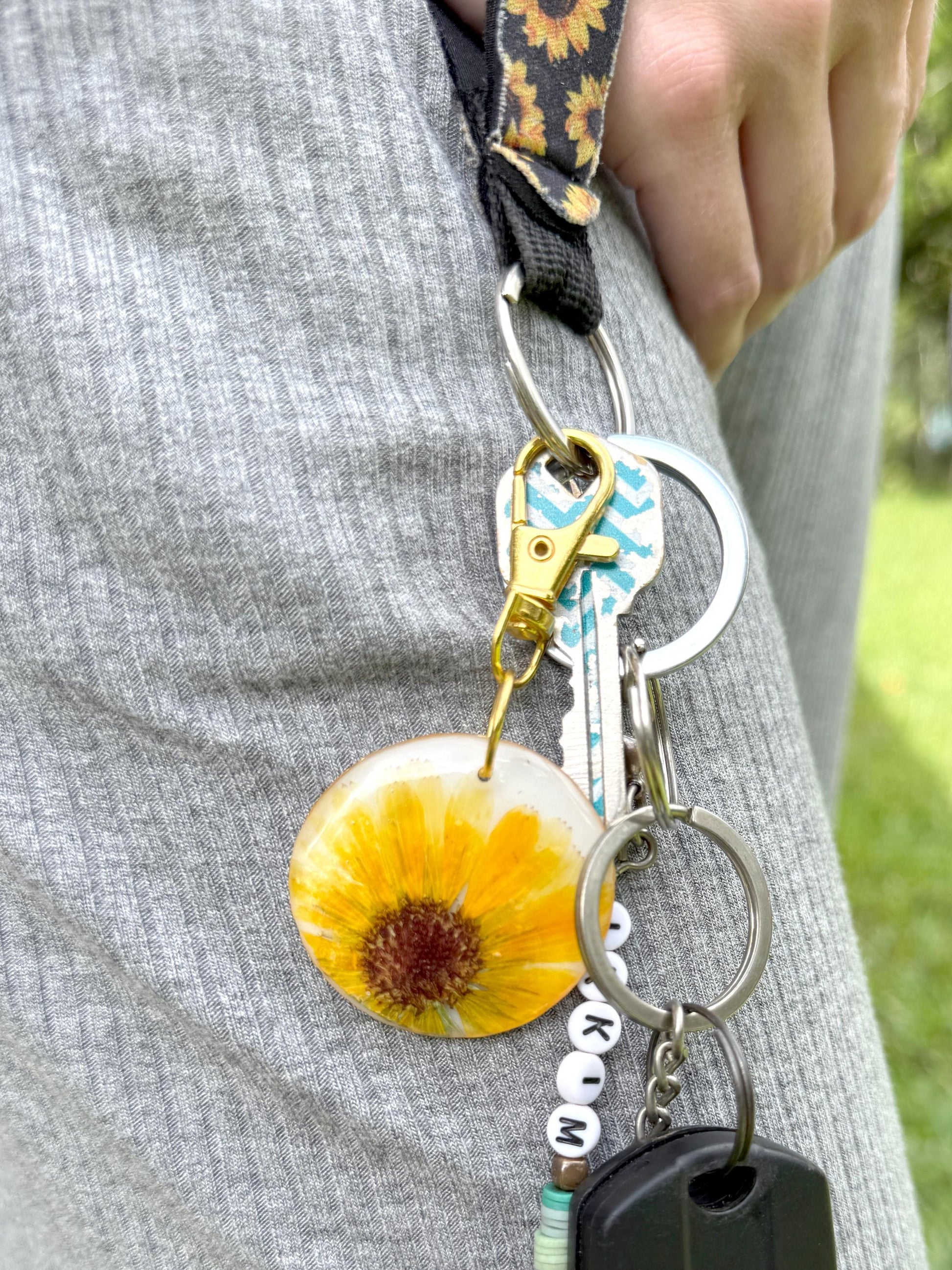 Birth Flower Keychain: Pressed Flower Resin Charm, Gold or Wood Frame