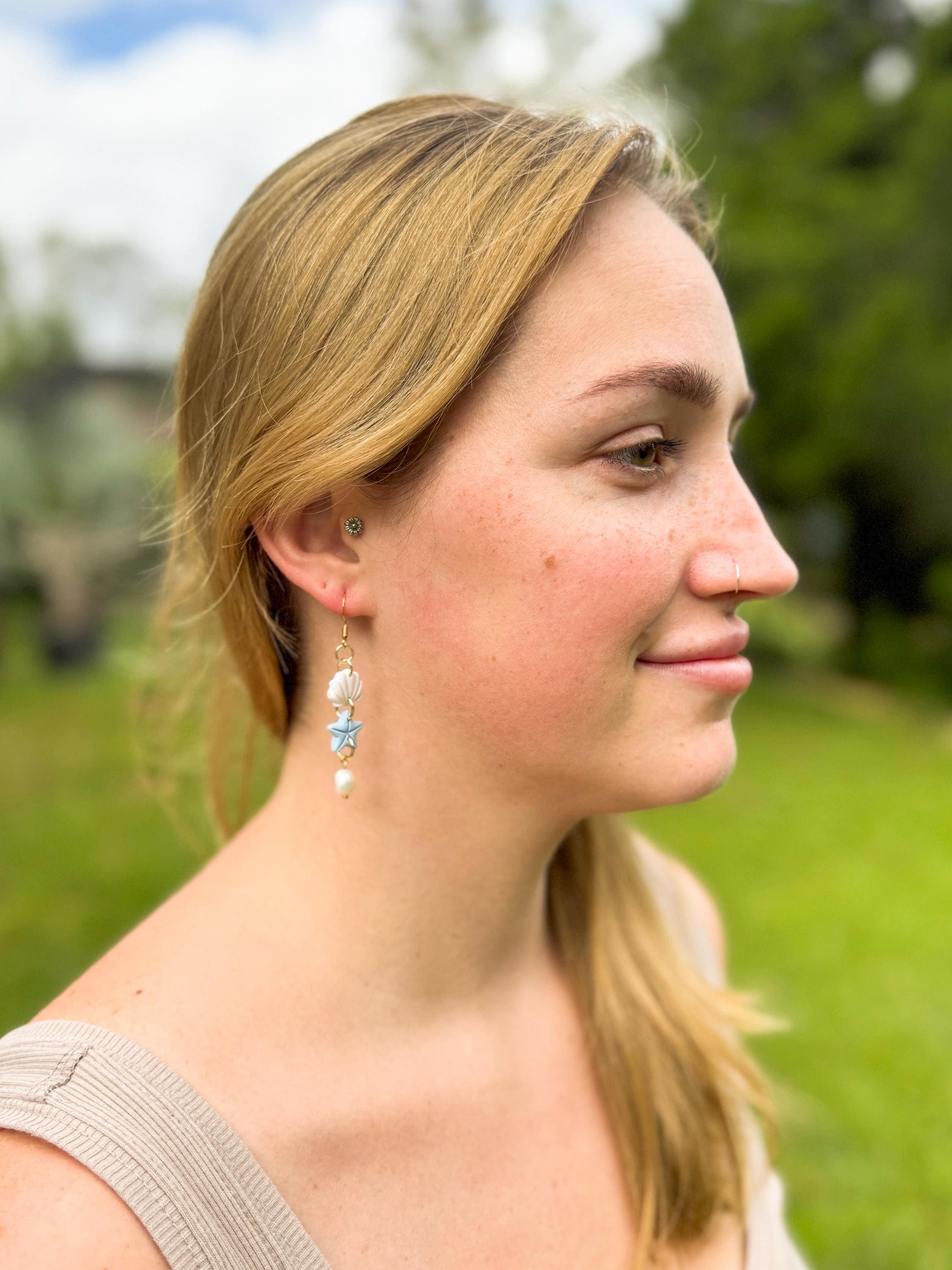 Funky earrings, baroque pearl earrings – Mermaid-inspired polymer clay seashell & starfish dangles | Handmade beach jewelry