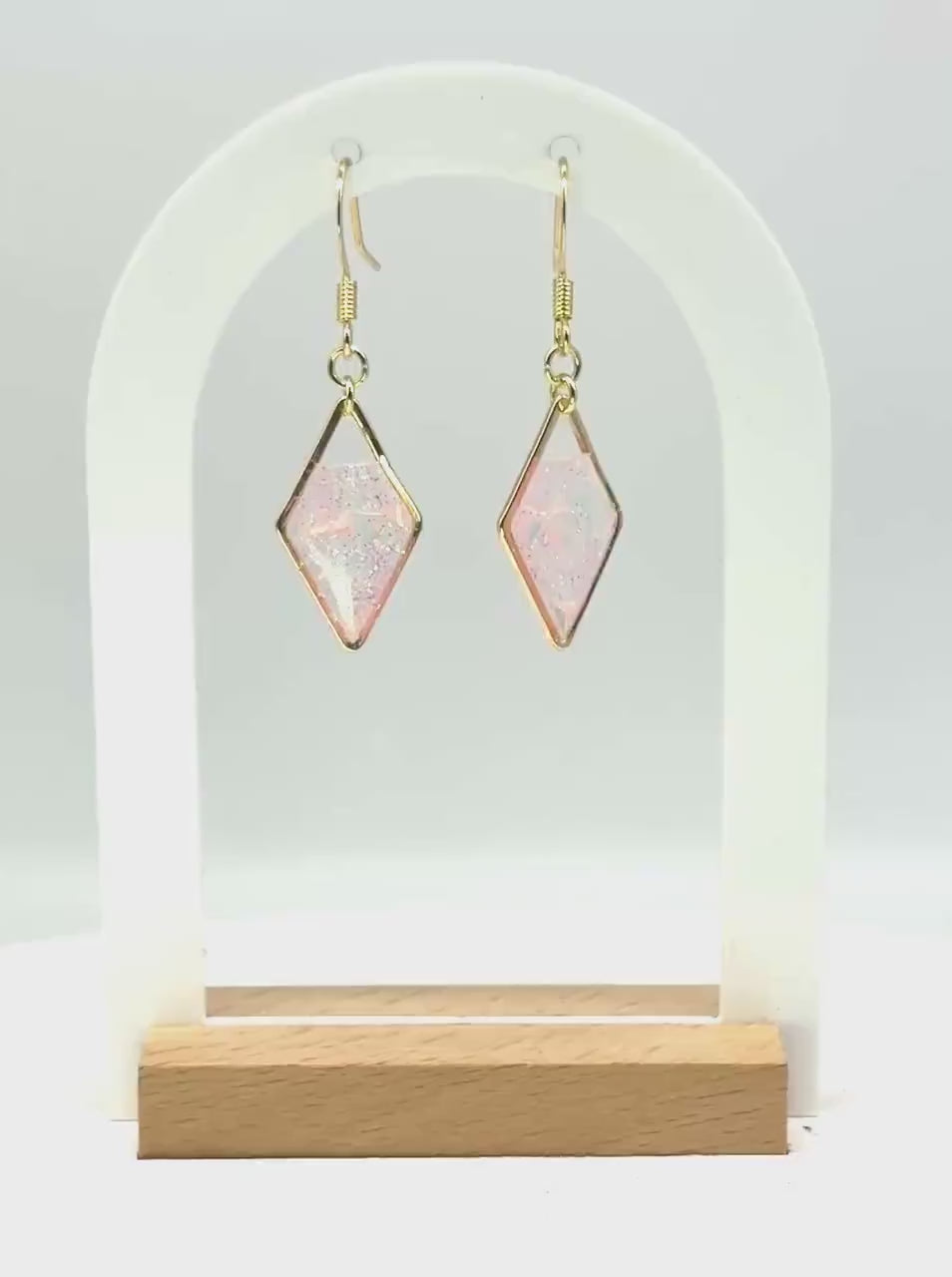Iridescent Geometric Diamond Threader Earrings – Clear Resin with Pink Glitter & Holographic Triangles